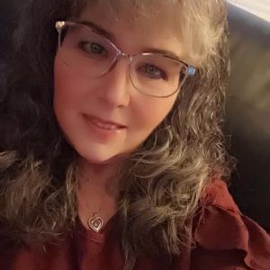 Meet your Posher, Lynette